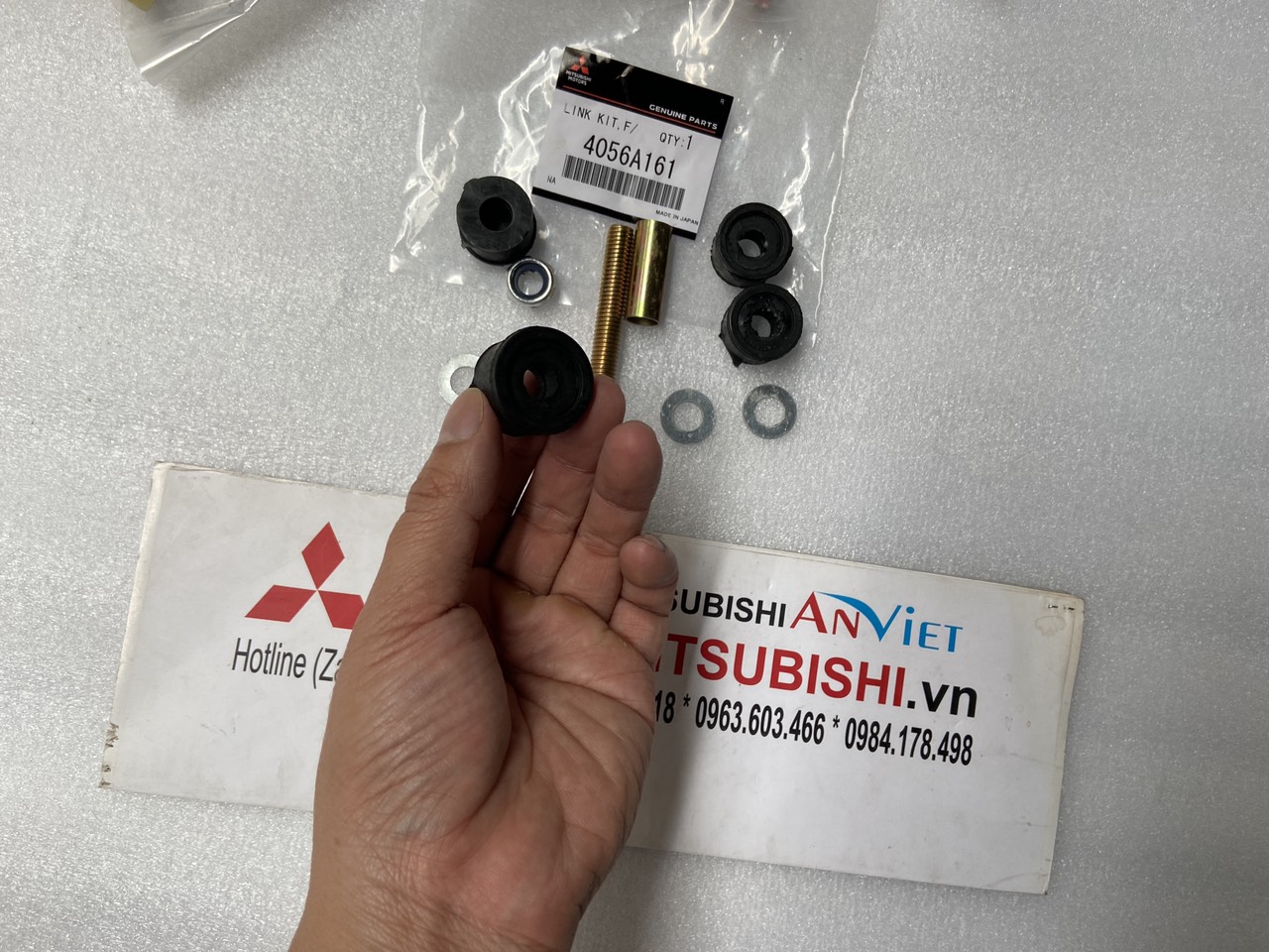 Thanh chống cân bằng xe mitsubishi Zinger